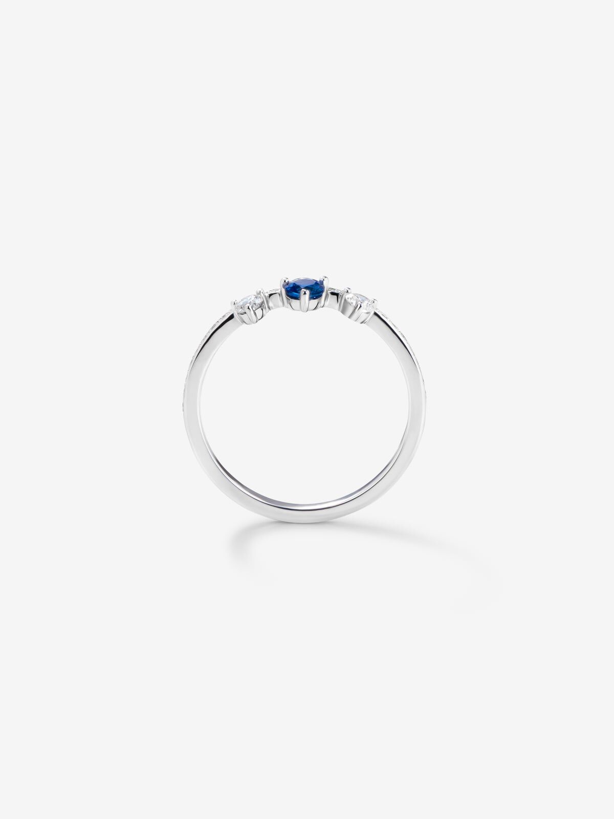 Anillo zafiro y diamantes suarez 2025