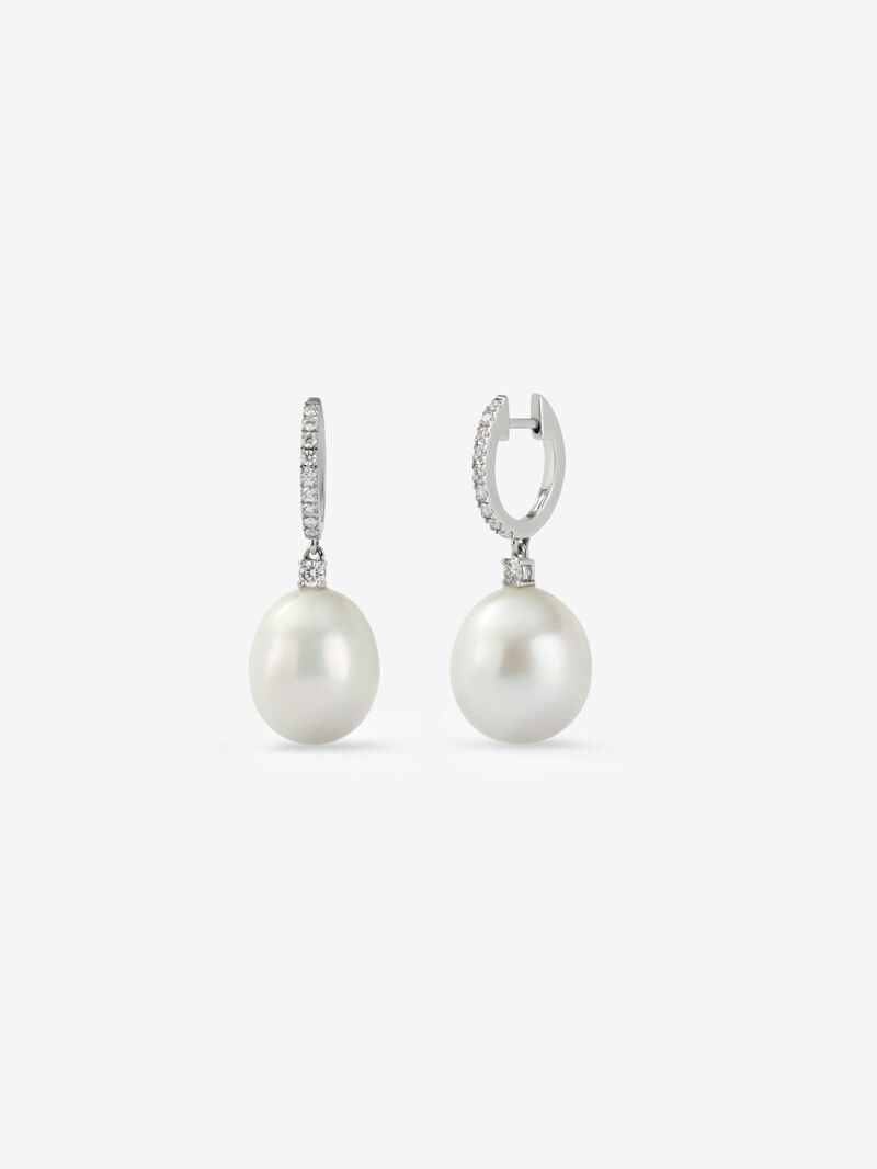 18K white gold earrings with 12.5mm pearls and 0.33 ct brilliant cut diamonds image number 0