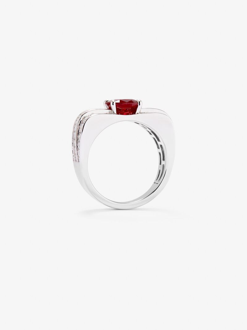18K White Gold Ring with Red Pigeon Blod Rub image number 4