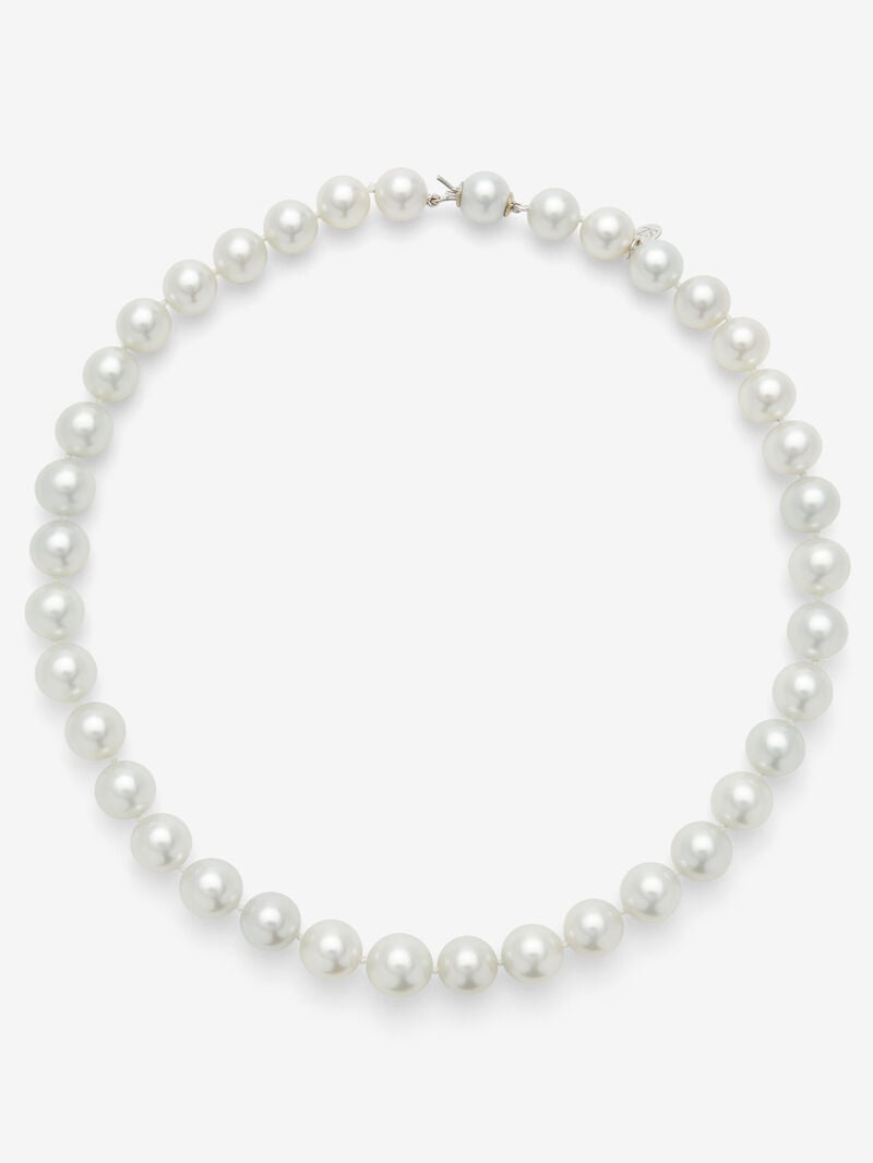Australian Pearl Pendant with 18K White Gold Clasp image number 0
