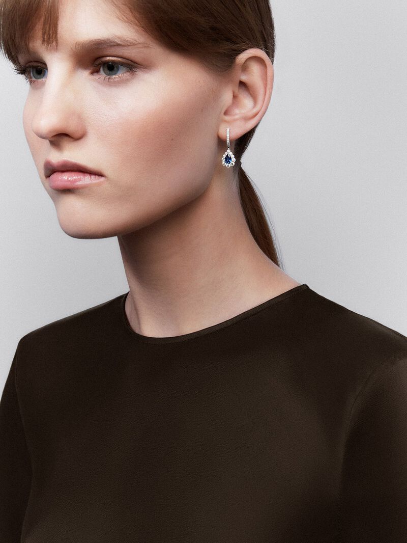 18kt white gold Creole earrings with pear-shaped blue sapphire of 0.83cts and diamonds. image number 0