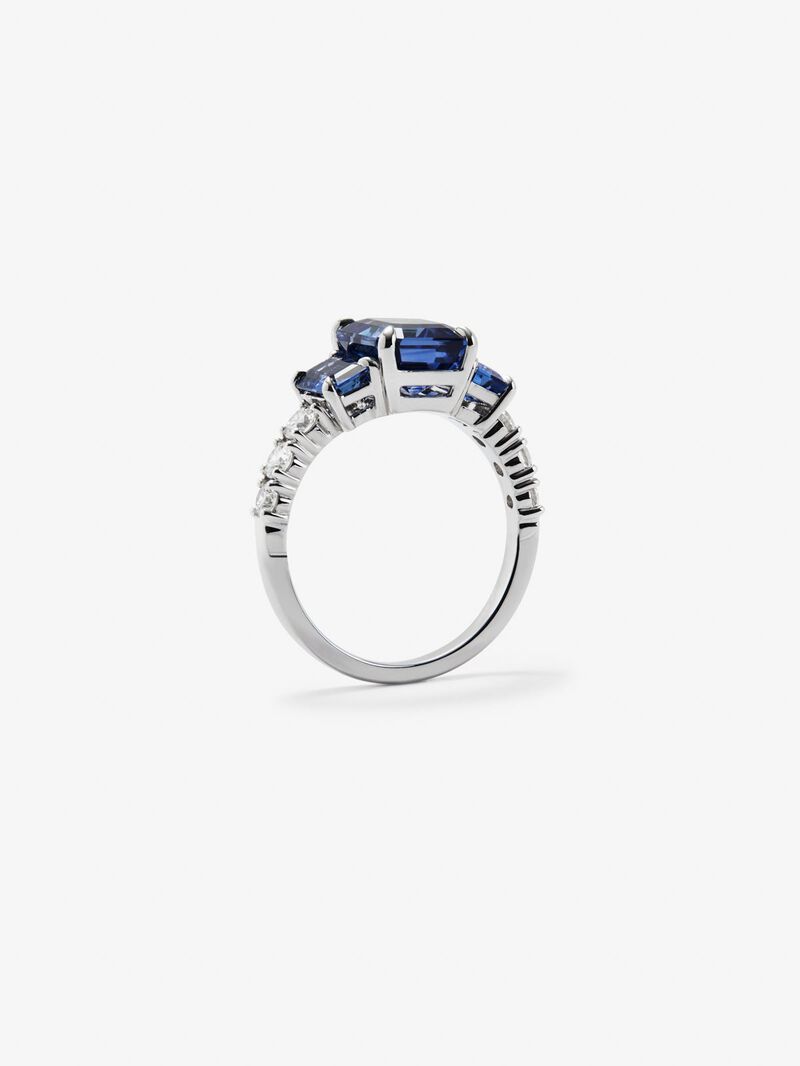 18K white gold triple ring with 3 octagonal-cut blue sapphires with a total of 4.48 cts and 6 brilliant-cut diamonds with a total of 0.42 cts image number 4