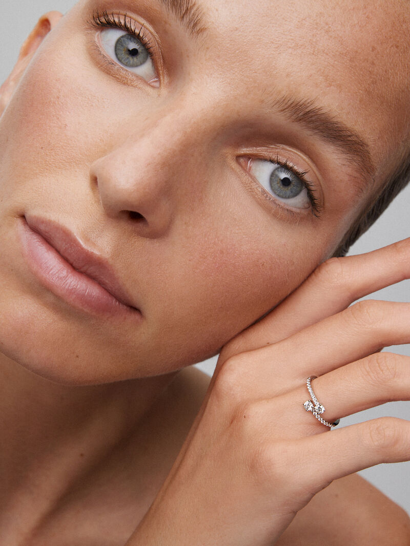 You and Me ring in 18K white gold with 20 brilliant-cut diamonds with a total of 0.49 cts image number 3