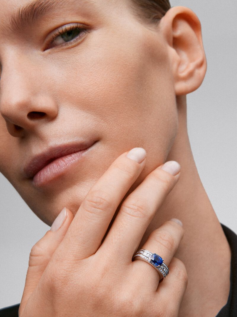 18K White Gold Ring with Royal Blue Zafiro in 1.56 cts and white diamonds in 0.71 cts image number 1