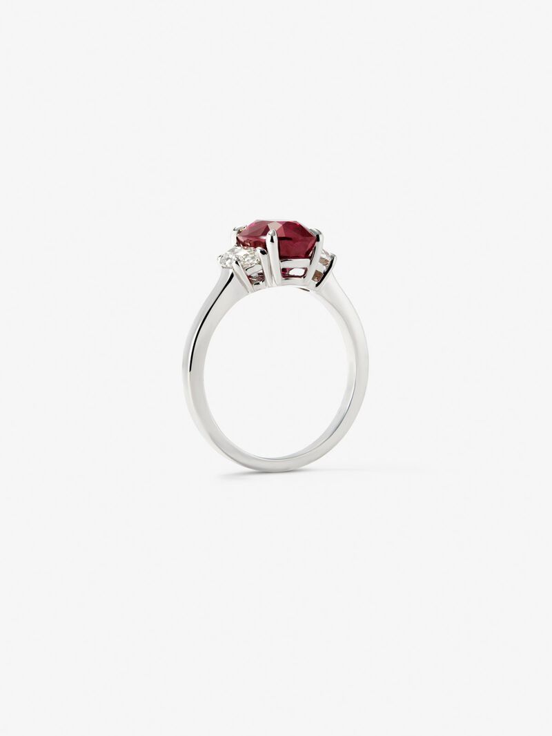 18K white gold triple ring with oval-cut pigeon blood red ruby ​​of 3.03 cts and 2 fancy-cut diamonds with a total of 0.63 cts image number 4