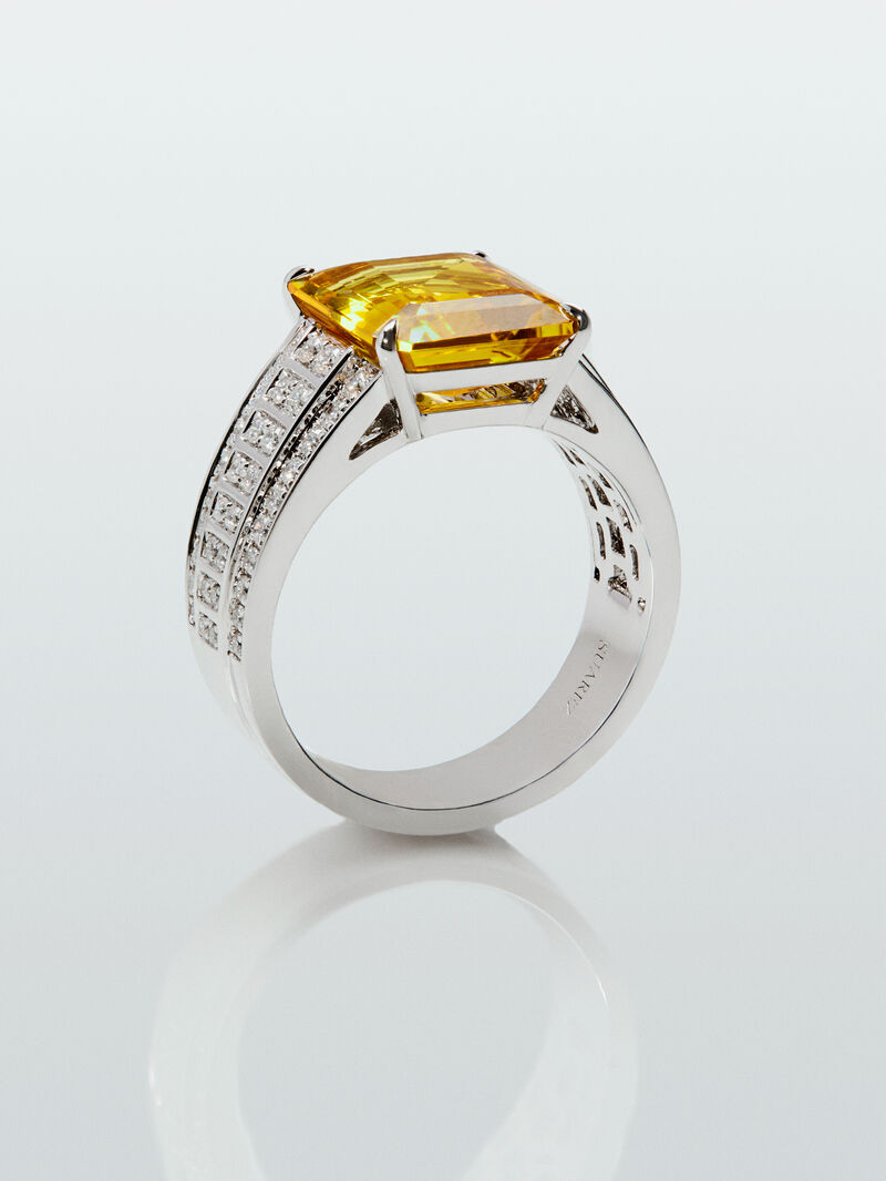 18K white gold ring with octagonal-cut yellow sapphire of 5.548 cts and 70 brilliant-cut diamonds with a total of 0.45 cts image number 2