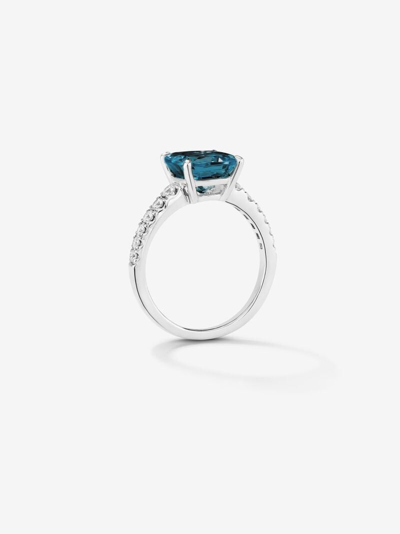 18K white gold ring with cushion-cut London blue topaz of 3.8 cts and 12 brilliant-cut diamonds with a total of 0.29 cts image number 4