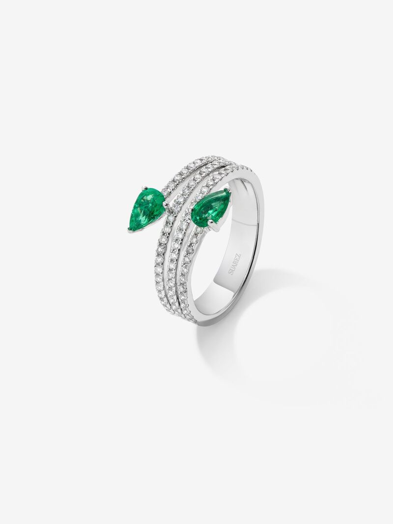 18k white gold ring with 0.61cts emerald and 1.51cts diamonds. image number 0