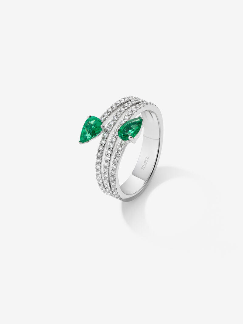 18k white gold ring with 0.61cts emerald and 1.51cts diamonds. image number 0