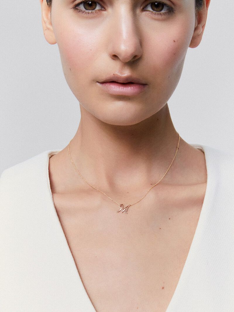 Pendant chain with initial 'm' in 18K rose gold. image number 3