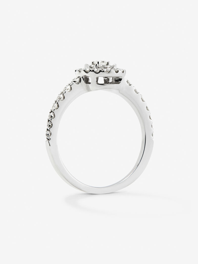 18K white gold ring with a halo of pavé diamonds image number 4