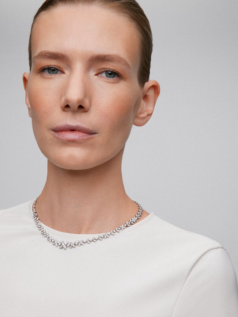 18K white gold necklace with 456 brilliant-cut diamonds with a total of 7.81 cts image number 3