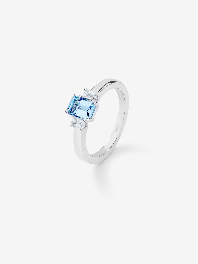 18K white gold trilogy ring with aquamarine and diamond image number 0