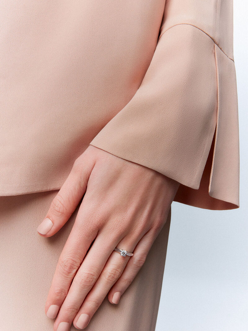 18K white gold solitaire ring with 0.4 ct brilliant cut diamond image number 6