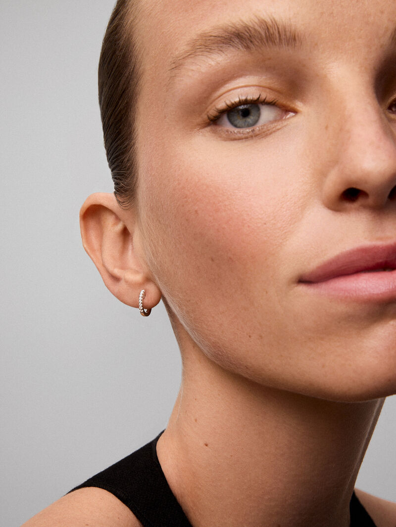18K white gold earrings with 16 brilliant-cut diamonds with a total of 0.16 cts image number 1