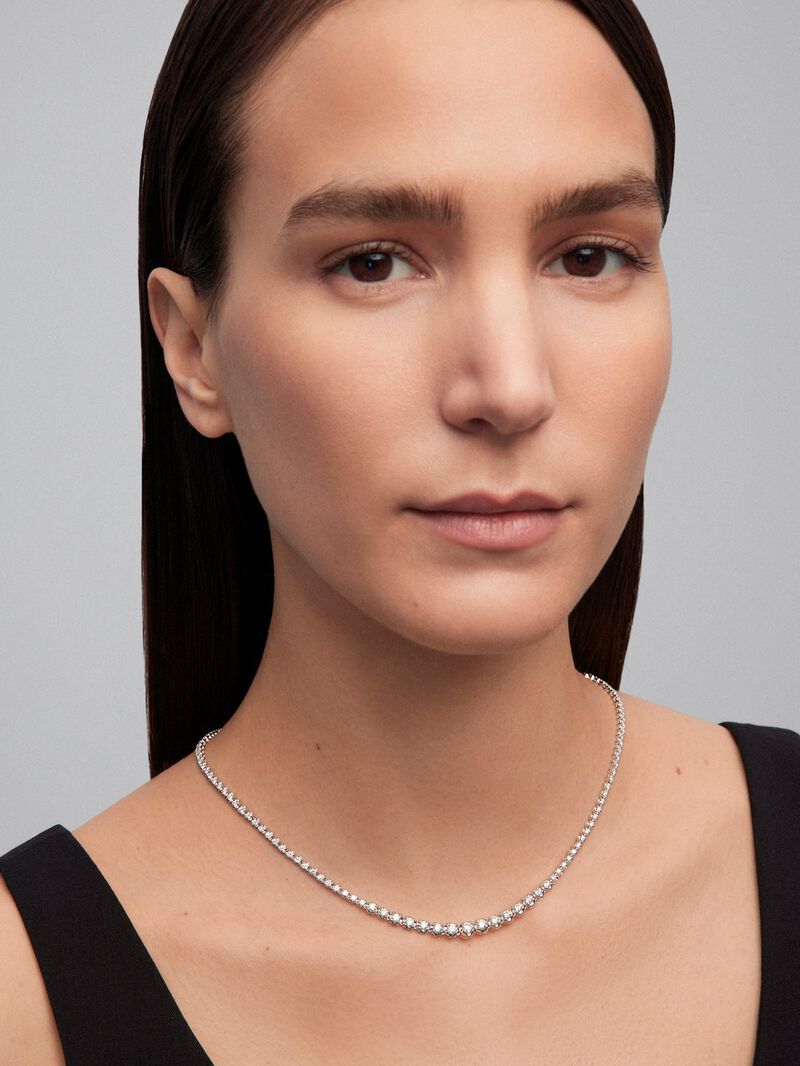 18K white gold rivière necklace with 132 brilliant-cut diamonds with a total of 4.9 cts image number 1