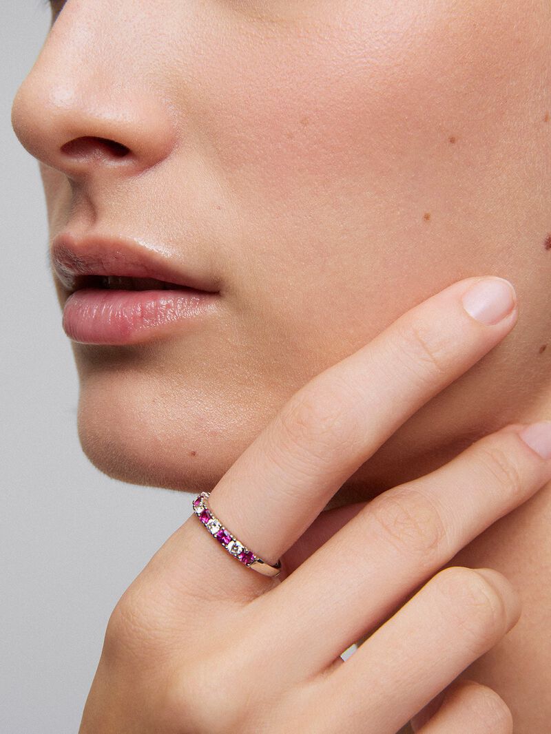 Half-eternity 18K gold ring with ruby and diamond image number 3