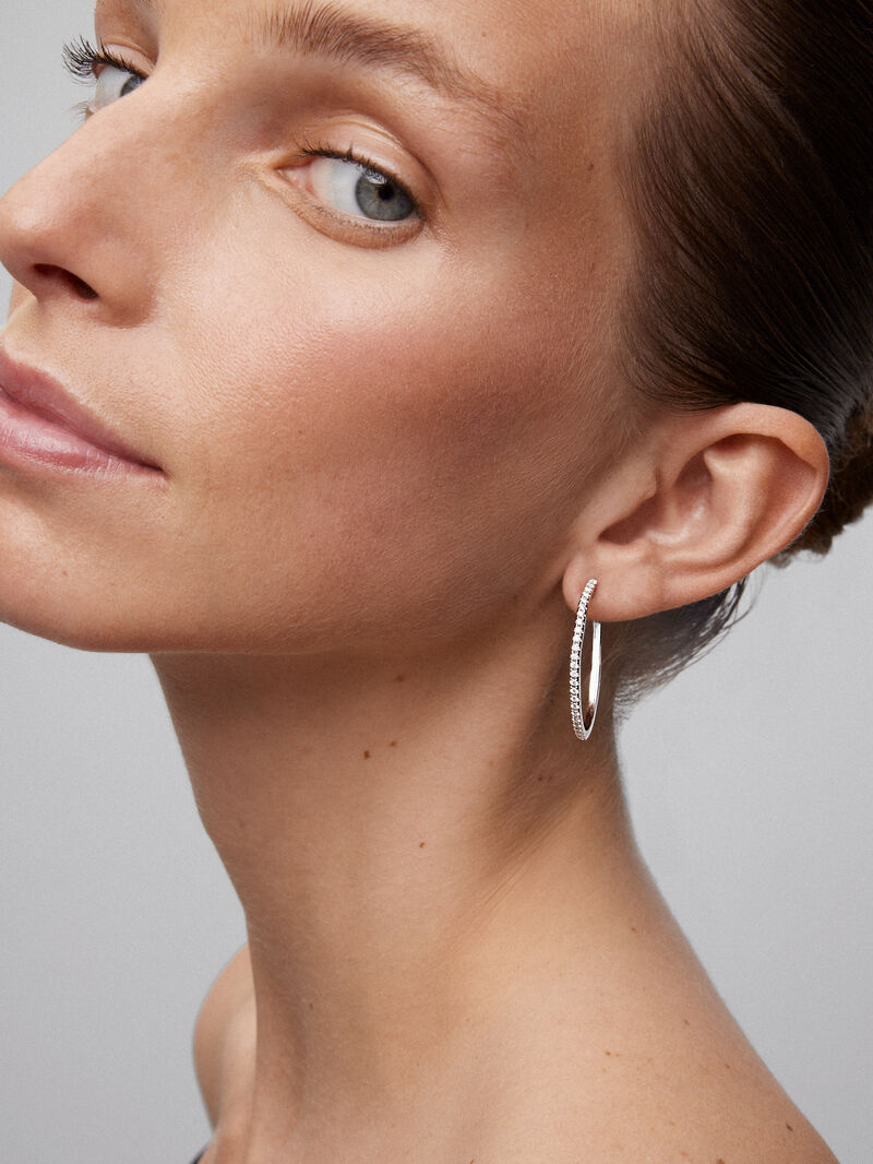 18K white gold hoop earrings with 50 brilliant-cut diamonds with a total of 0.74 cts image number 3