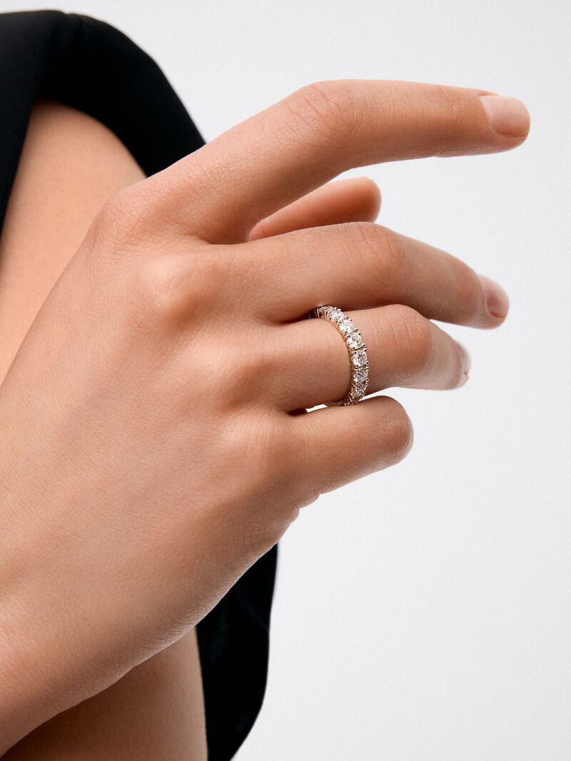 18K white gold engagement ring with 1.2 ct brilliant cut diamonds image number 3