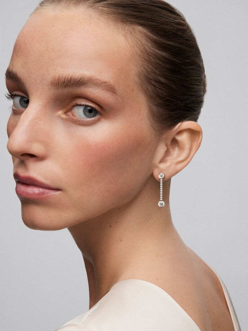 Detachable 18K white slopes with white diamonds in 3.42 cts bright size image number 4