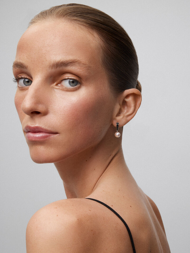 925 silver hoop earrings with black spinels and 8.5mm akoya pearls image number 1