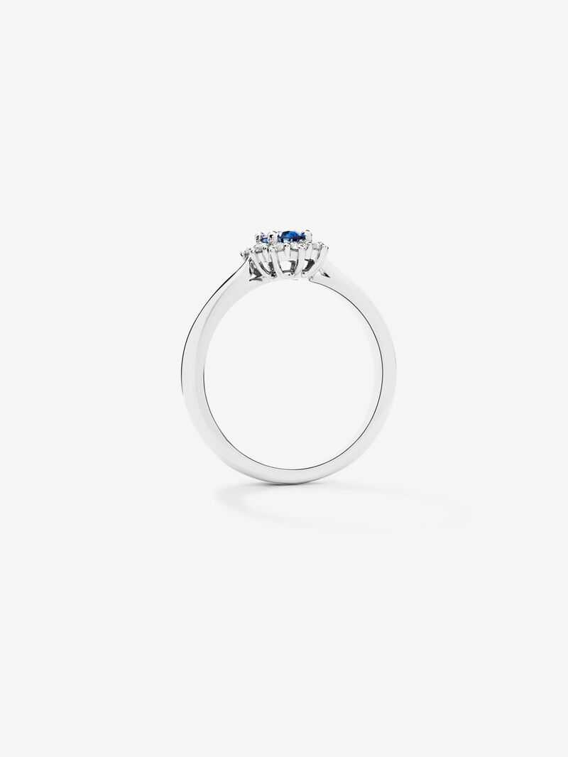 18K white gold ring with oval-cut blue sapphire of 0.38 cts and brilliant-cut diamonds with a total of 0.12 cts image number 4