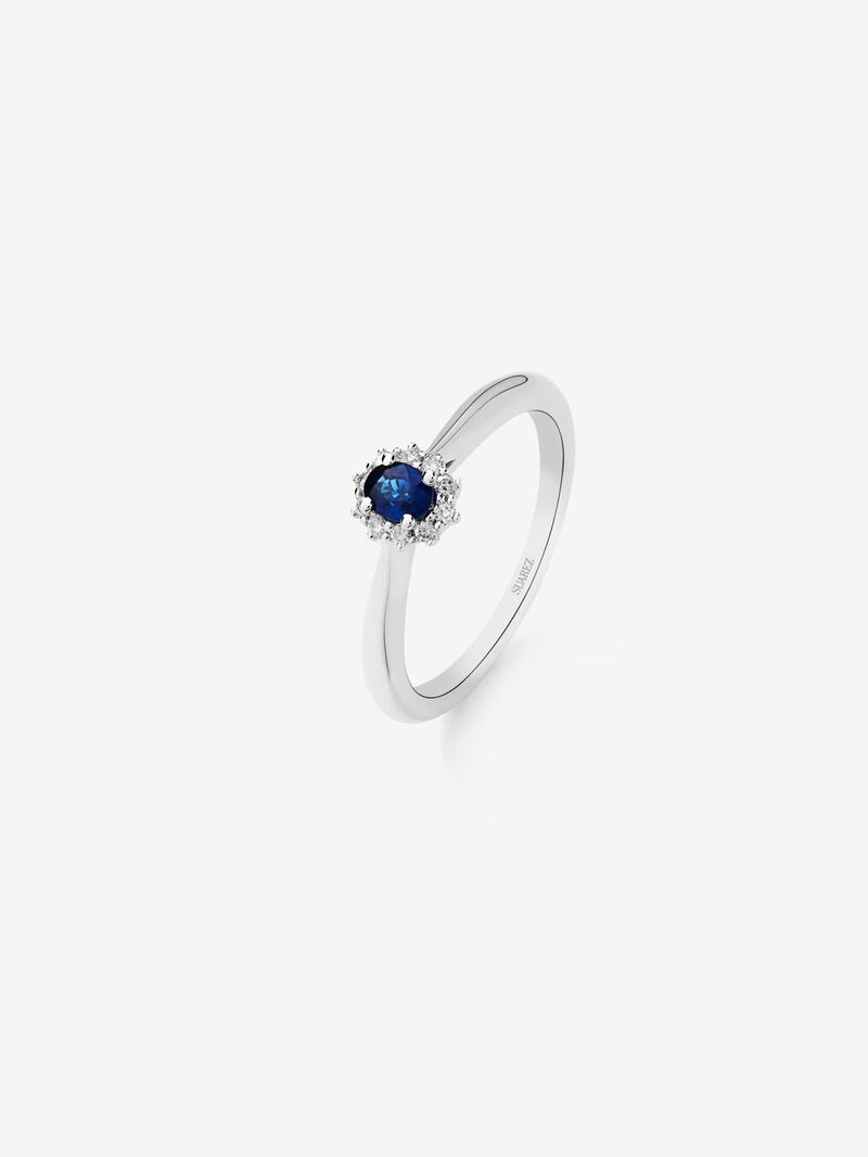 18K white gold ring with oval-cut blue sapphire of 0.32 cts and brilliant-cut diamonds with a total of 0.17 cts image number 0