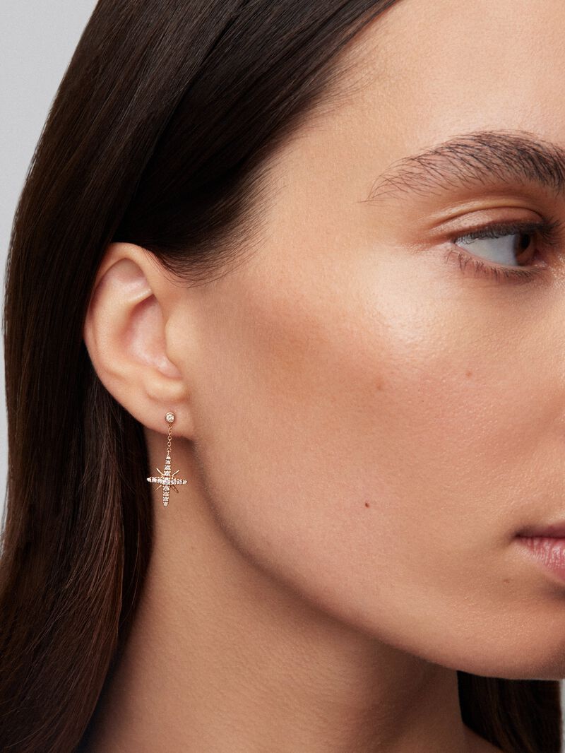 18kt rose gold earrings with diamonds image number 3