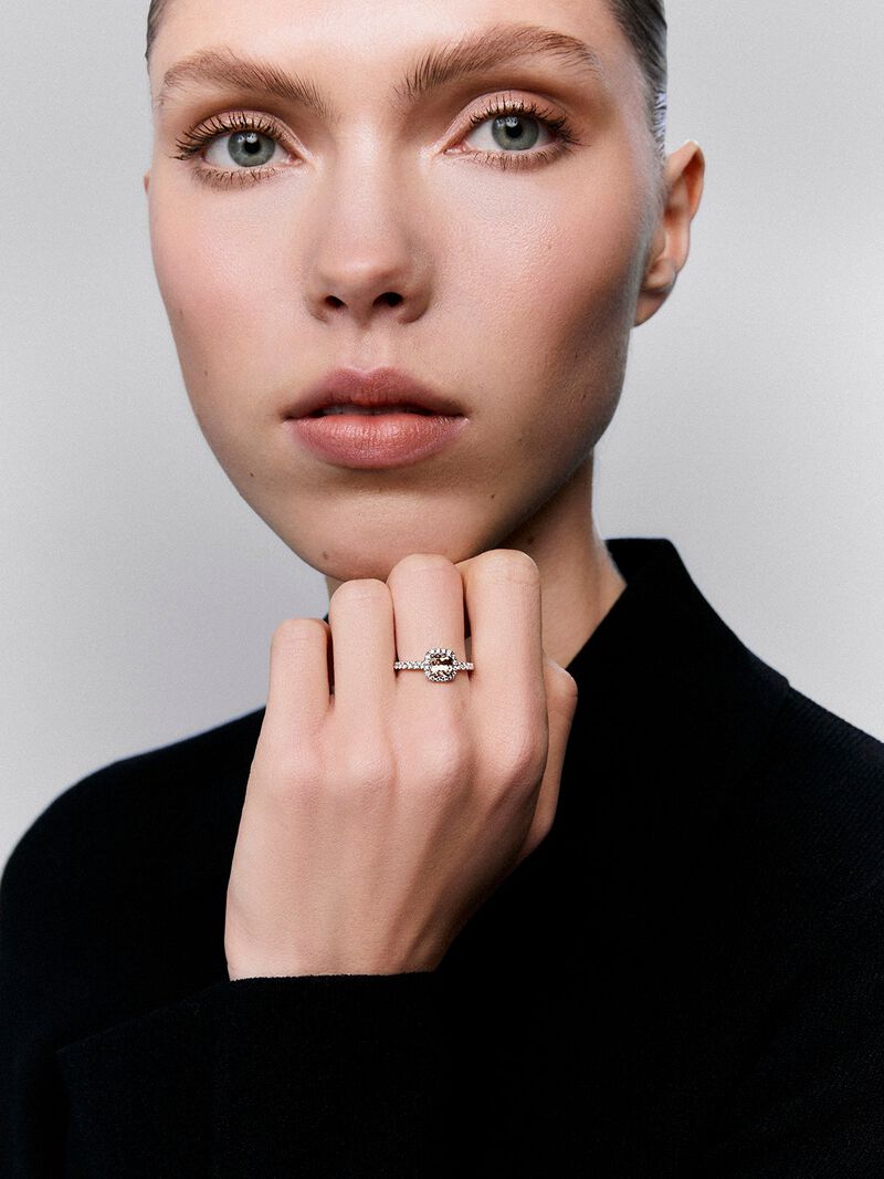 18kt white gold ring with cushion cut morganite stone and diamonds. image number 0
