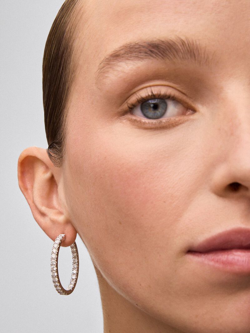 18K White Gold Aro Earrings with claw diamonds image number 5