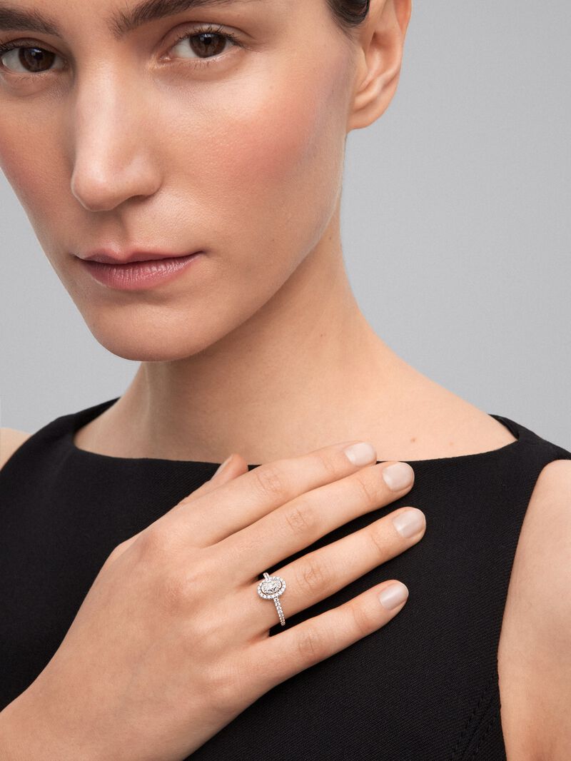 18K White Gold Ring with Oval White Diamonds of 1.01 CTS and Bright 0.35 CTS image number 3