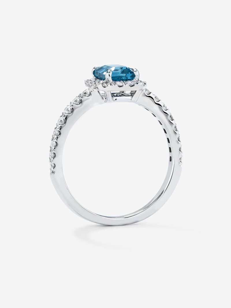 18K white gold ring with London blue topaz in octagonal cut of 1.22 cts and 30 brilliant-cut diamonds with a total of 0.41 cts image number 2