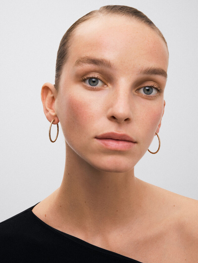 Distant Heels Rose Gold Earrings image number 1