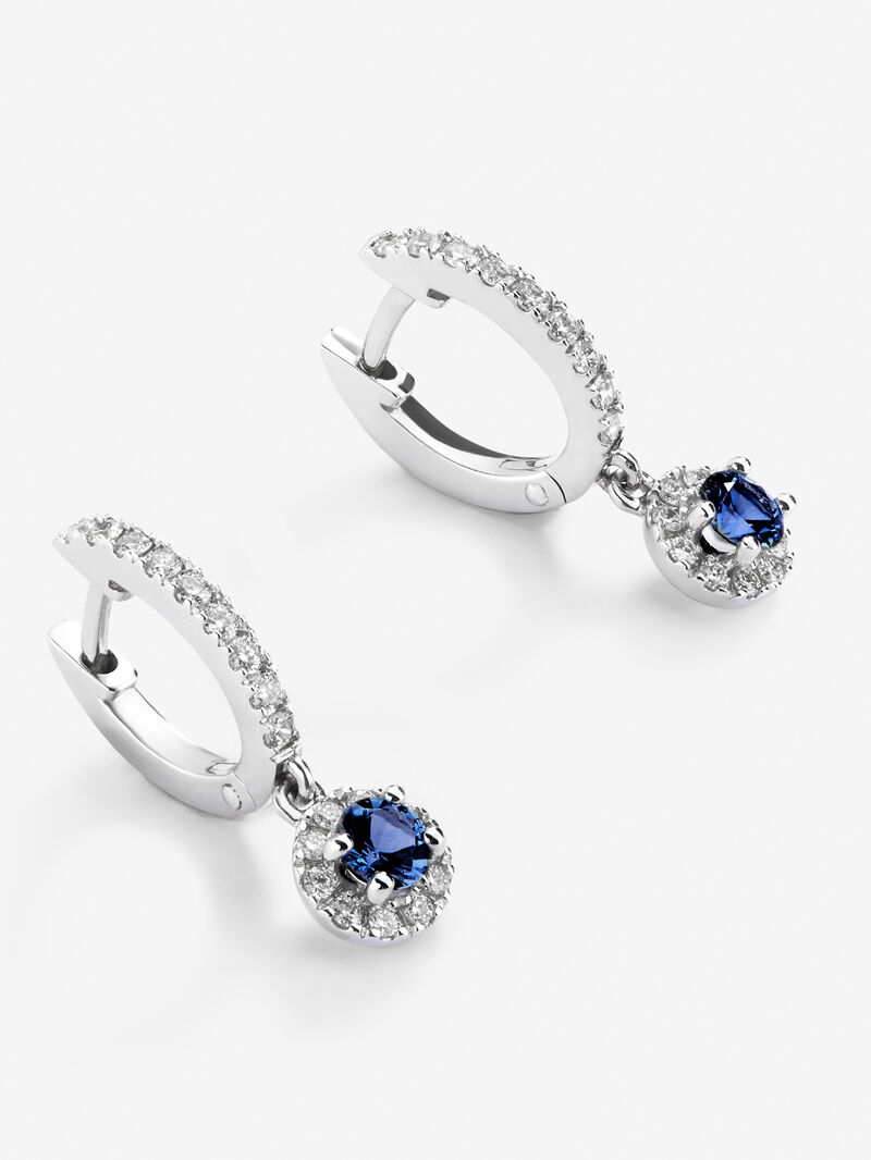 18K white gold hoop earrings with 38 brilliant-cut diamonds with a total of 0.29 cts and 2 brilliant-cut blue sapphires with a total of 0.37 cts image number 4