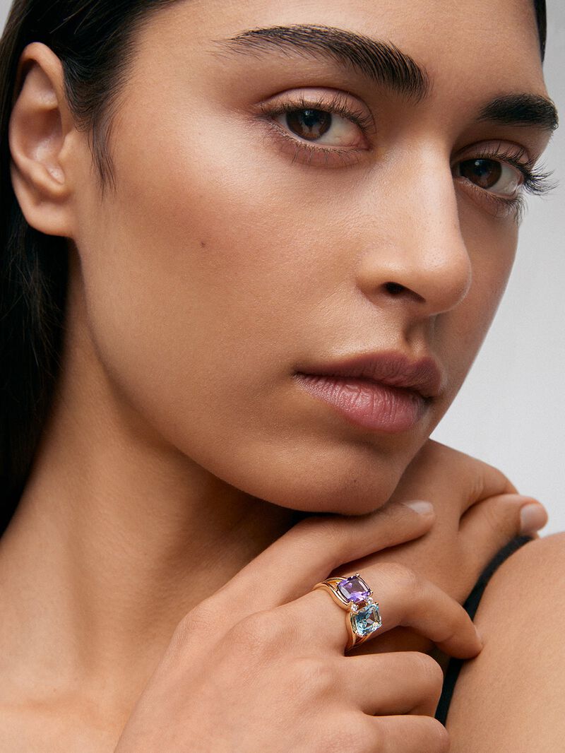 18kt yellow gold ring with diamonds, Sky and amethyst topacios image number 3