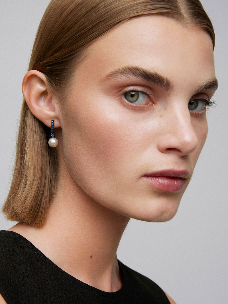 925 Silver hoop earring combined with 8.5 mm Australian pearl and sapphire. image number 3