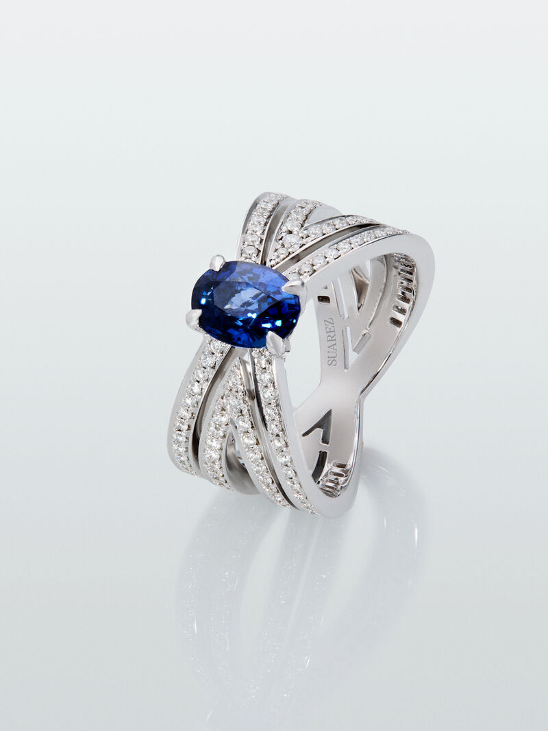 18K white gold multi-arm ring with oval-cut blue sapphire of 1.8 cts and brilliant-cut diamonds with a total of 0.71 cts image number 0