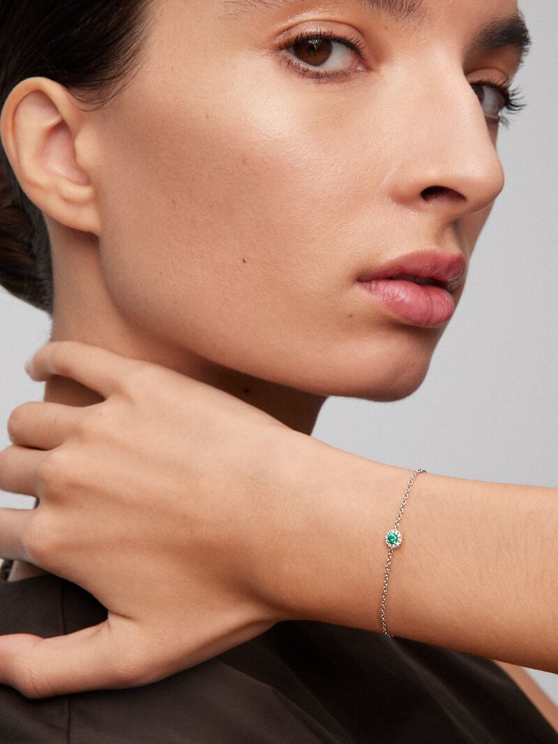 18K white gold bracelet with 0.1 ct brilliant-cut emerald and 0.05 ct brilliant-cut diamonds image number 3