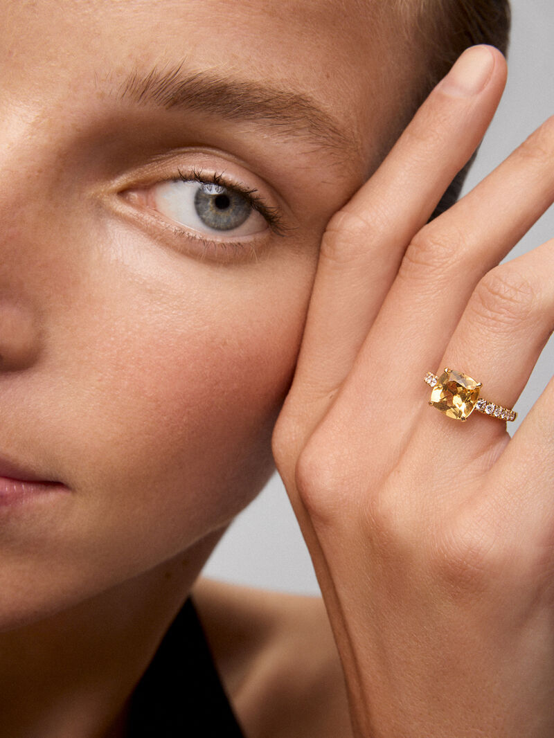 18K yellow gold ring with cushion-cut citrine quartz of 2.7 cts and 12 brilliant-cut diamonds with a total of 0.3 cts image number 3