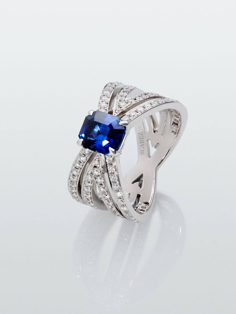 18K white gold multi-arm ring with octagonal-cut blue sapphire of 1.7 cts and brilliant-cut diamonds with a total of 1.10 cts image number 0