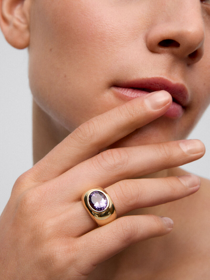 18K yellow gold ring with oval-cut purple amethyst image number 3