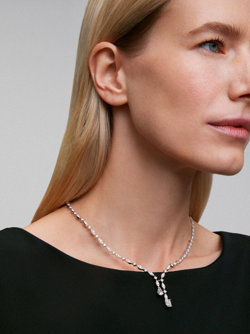 18K white gold necklace with white pear, emerald and bright diamonds of 9.05 cts image number 1