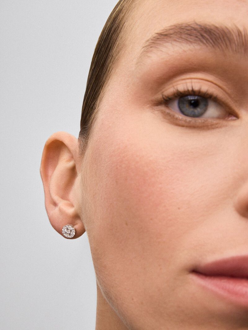 18k white gold earrings and diamonds image number 3