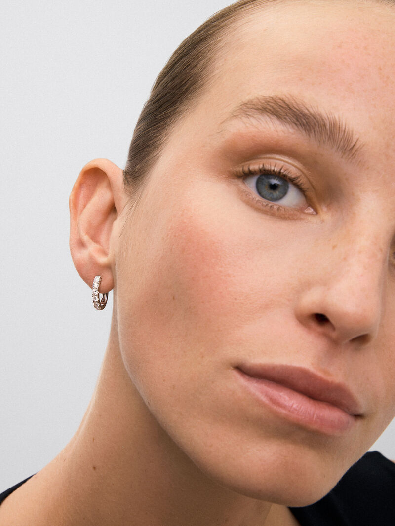 18K white gold earrings with 12 brilliant-cut diamonds with a total of 0.96 cts image number 1