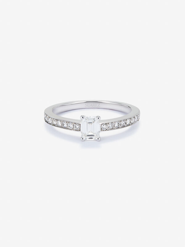 Anillo solitario de compromiso de oro blanco de 18kt con diamante esmeralda D-VVS1 de 0,50cts y diamantes, SL22001-00D050/DVVS1_V