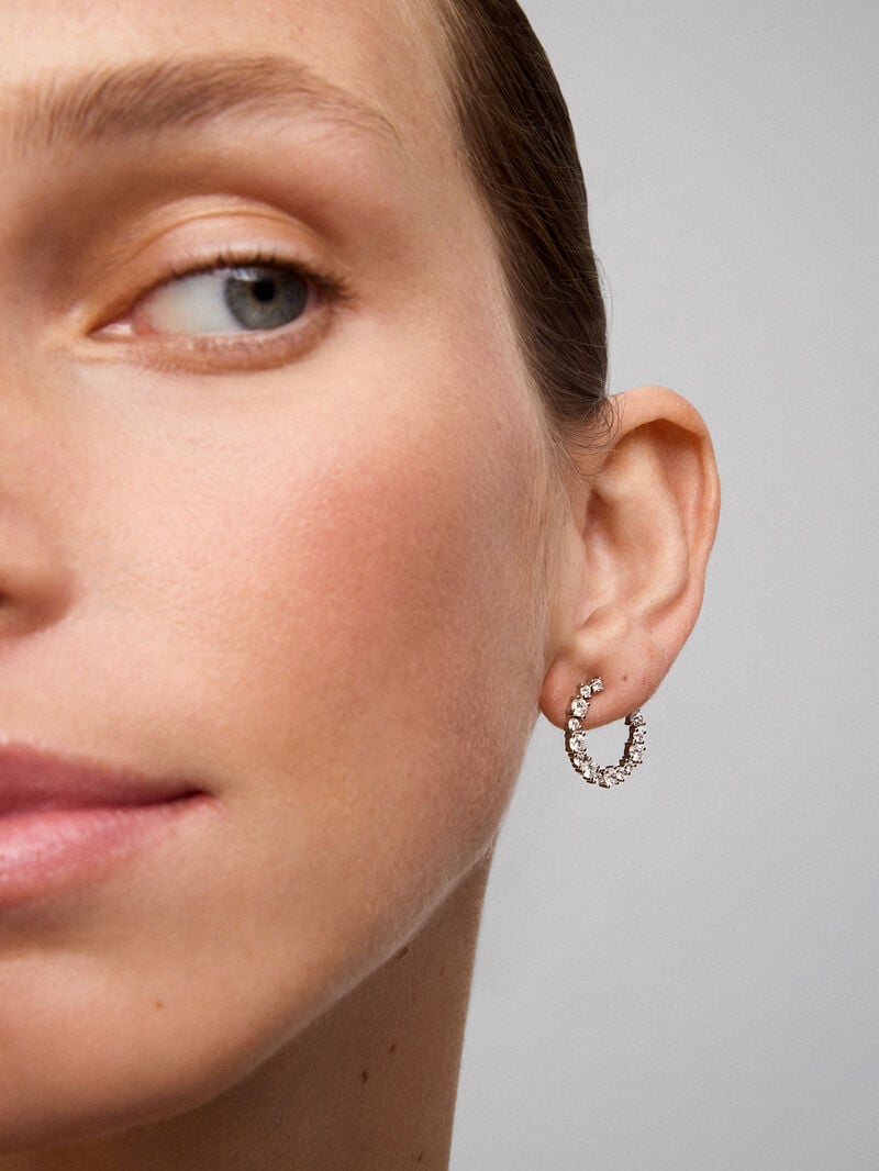 18K white gold hoop earrings with 34 brilliant-cut diamonds with a total of 1.84 cts image number 1
