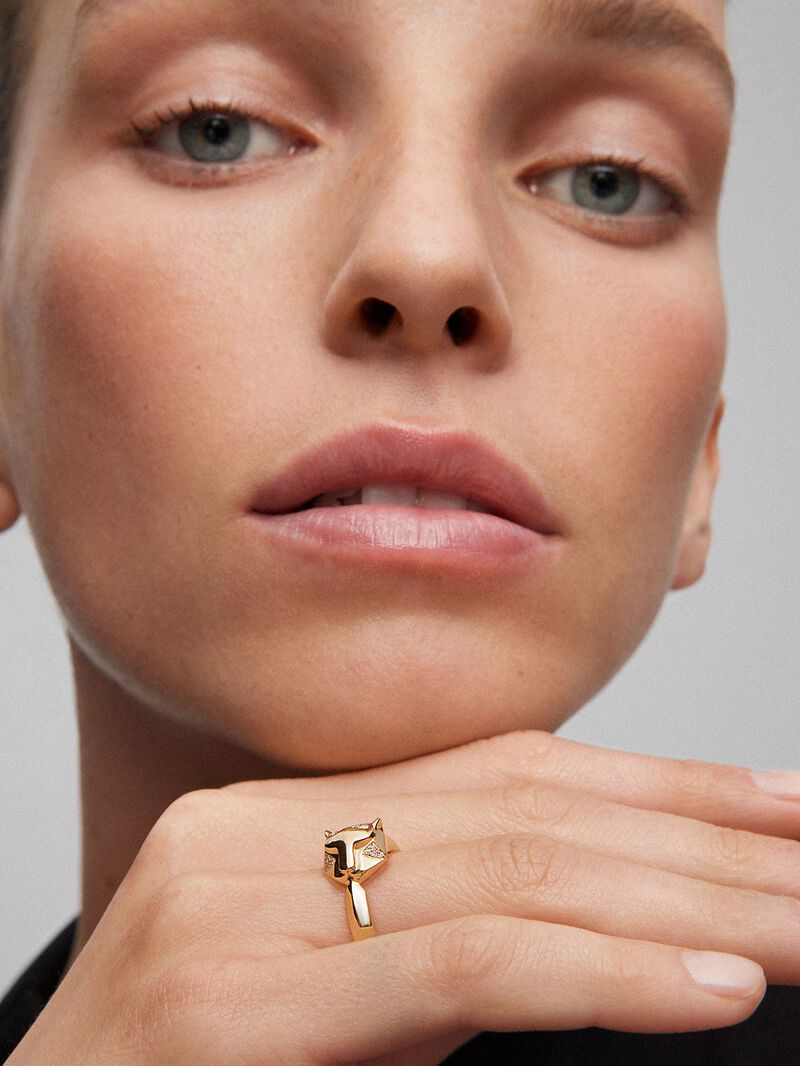18K yellow gold ring with 26 brilliant-cut diamonds with a total of 0.08 cts and a tiger shape image number 3