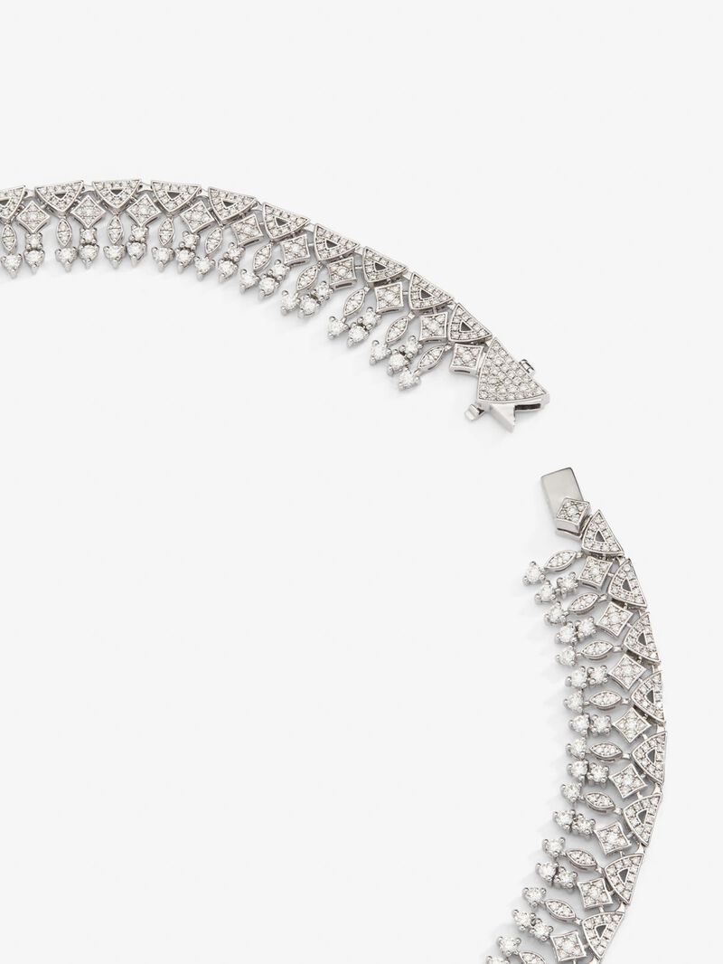 18K white gold necklace with Royal blue sapphire in 3.92 oval size and white diamonds of 9.27 cts image number 2