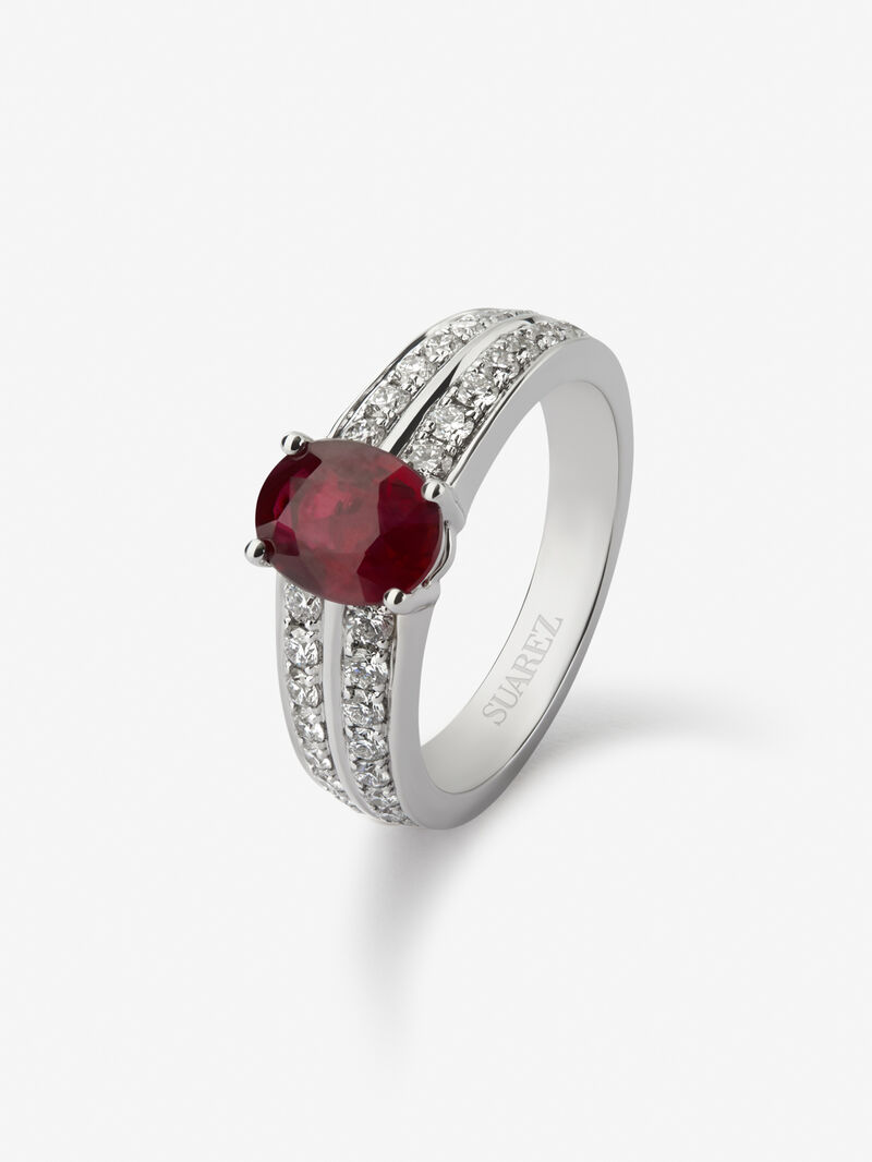 18K white gold ring with oval-cut pigeon blood ruby ​​of 1.489 cts and 32 brilliant-cut diamonds with a total of 0.57 cts image number 0
