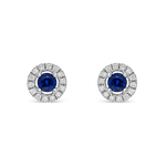 Pendientes de botón de oro blanco de 18kt con zafiros azules de 0,42 quilates y orla de diamantes, PE7031-00Z3,5MM
